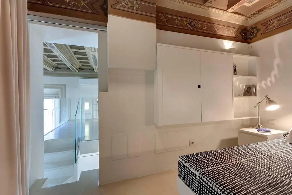 Gold Suite Florence Apartment