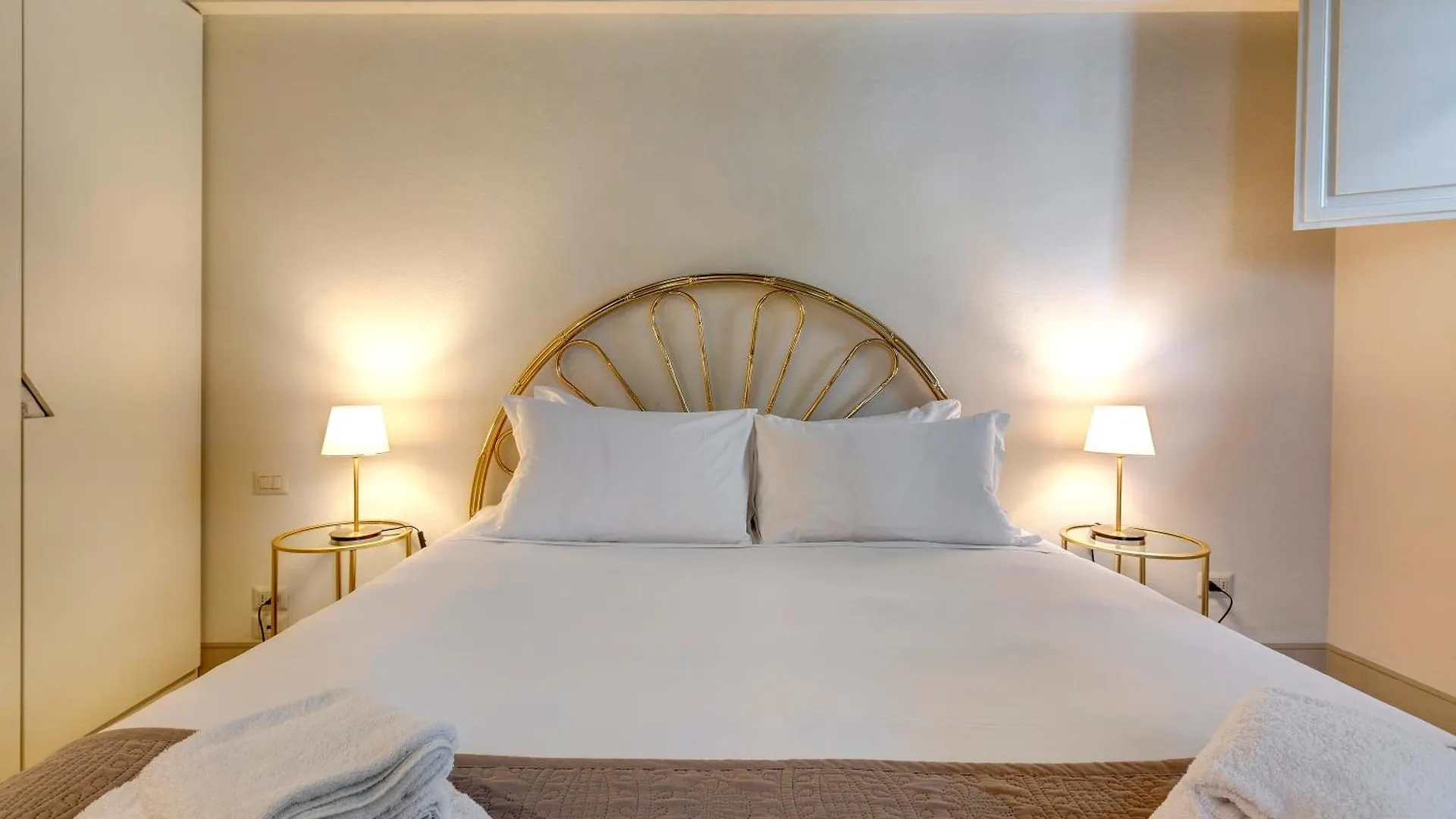 Gold Suite Florence 0*,